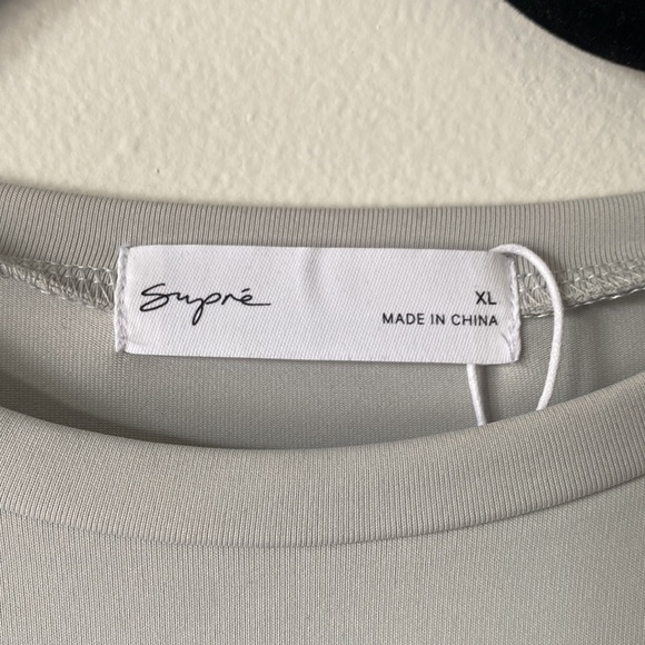 Supre - Light Grey Smooth Silky Basic Short Sleeve Top/Shirt/Blouse - Picture 5 of 5